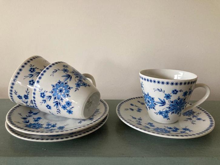 Drie kop en schotels - Seltmann Weiden K. Bavaria, Huis en Inrichting, Keuken | Servies, Gebruikt, Kop(pen) en/of Schotel(s), Overige stijlen