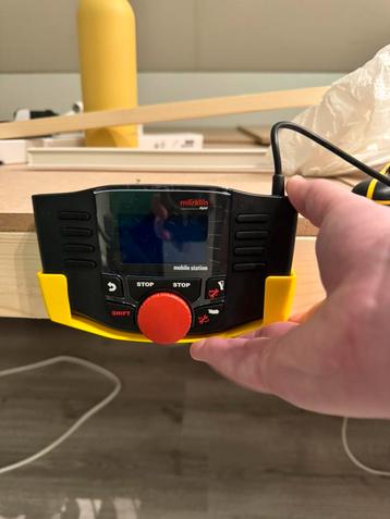3d geprinte houde voor mobile station 2 beschikbaar voor biedingen