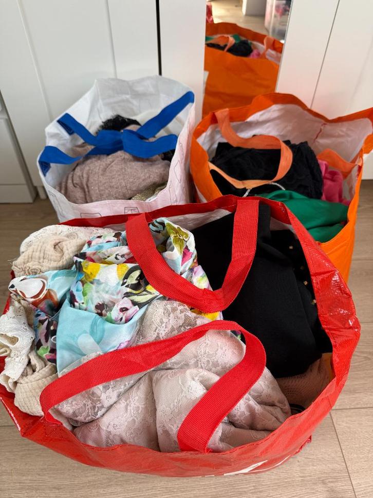 Kleding tassen, Kleding | Dames, Dames-kledingpakketten, Gedragen, Maat 38/40 (M), Ophalen of Verzenden