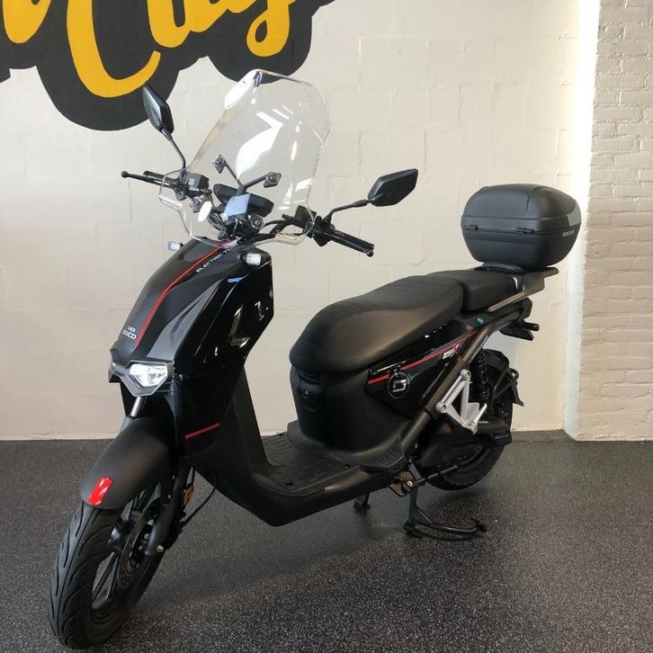 Super Soco CPX 125cc met garantie supersoco, Fietsen en Brommers, Scooters | Overige merken, Gebruikt, Elektrisch, Ophalen of Verzenden