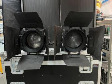 2x Selecon fressnel 1kw incl. barndoor beschikbaar voor biedingen