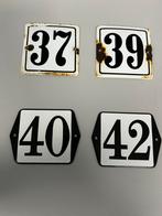 Te koop antieke emaille bolle huisnummers, Ophalen of Verzenden