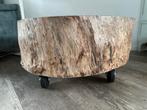 Boomstam salontafel op wielen - industrieel, Huis en Inrichting, Tafels | Salontafels, Ophalen, Gebruikt, 100 tot 150 cm, Rond