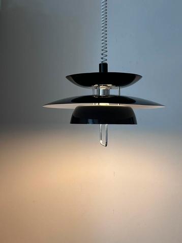 Vintage zwarte scandinavische schalenlamp beschikbaar voor biedingen