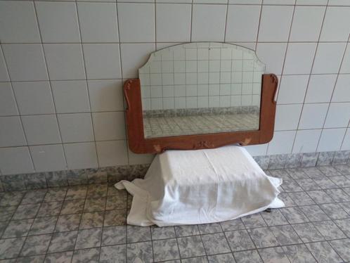 Spiegel met houten lijst uit 1e helft vorige eeuw, Antiek en Kunst, Curiosa en Brocante, Ophalen
