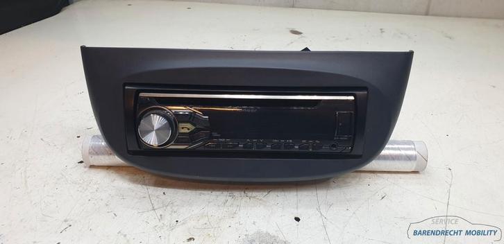 Pioneer DEH-4800BT radio CD speler Twingo II Bluetooth AUX U, Auto-onderdelen, Elektronica en Kabels, Renault, Gebruikt, Ophalen of Verzenden
