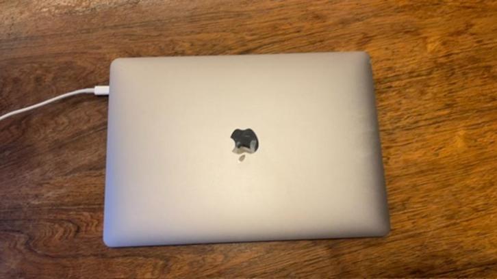 Macbook pro 13inch 2016 8GB 250gb A1708, Computers en Software, Apple Macbooks, Zo goed als nieuw, MacBook Pro, 13 inch, 2 tot 3 Ghz
