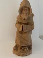 Oud stenen / terracotta beeld monnik / biddende man op stoel, Ophalen