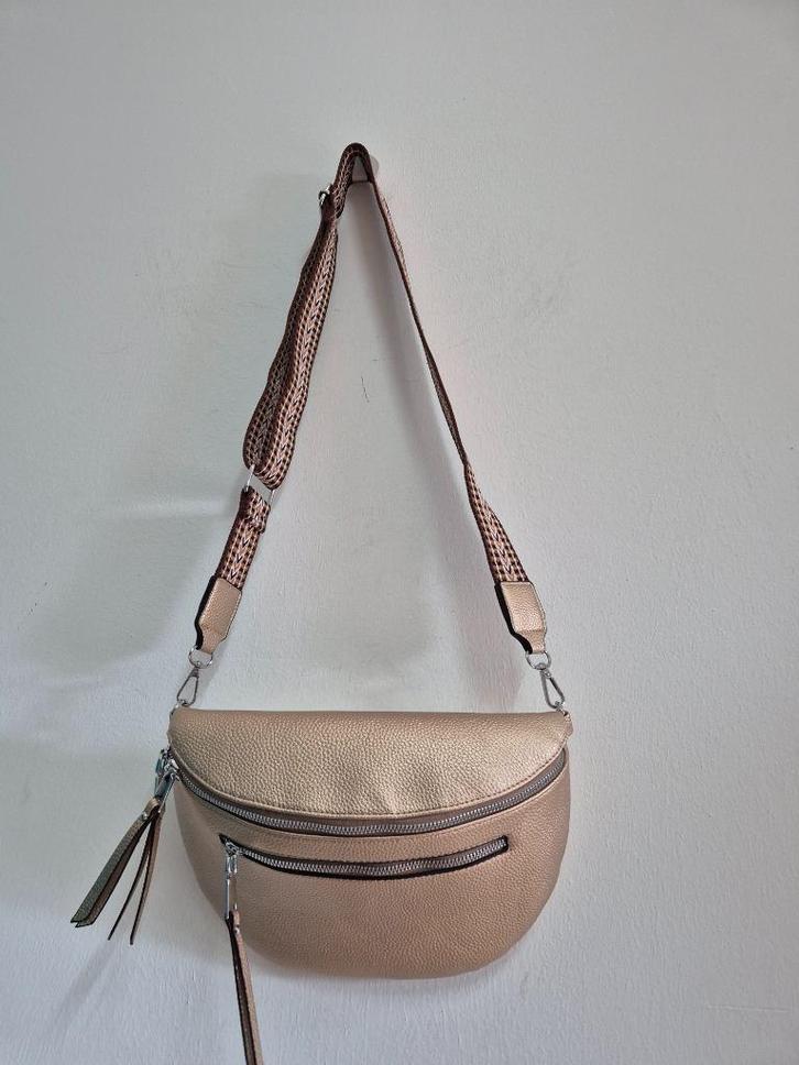 Tas52 - Zo goed als nieuwe goudkleurige schoudertas (1), Sieraden, Tassen en Uiterlijk, Tassen | Schoudertassen, Zo goed als nieuw