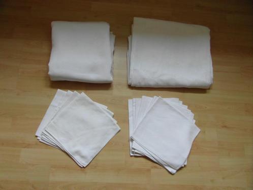 1 of 2 tafellakens wit damast; 5 en of 7 servetten; OOK APAR, Huis en Inrichting, Tafelkleden, Gebruikt, Rechthoek, Binnen, Ophalen of Verzenden