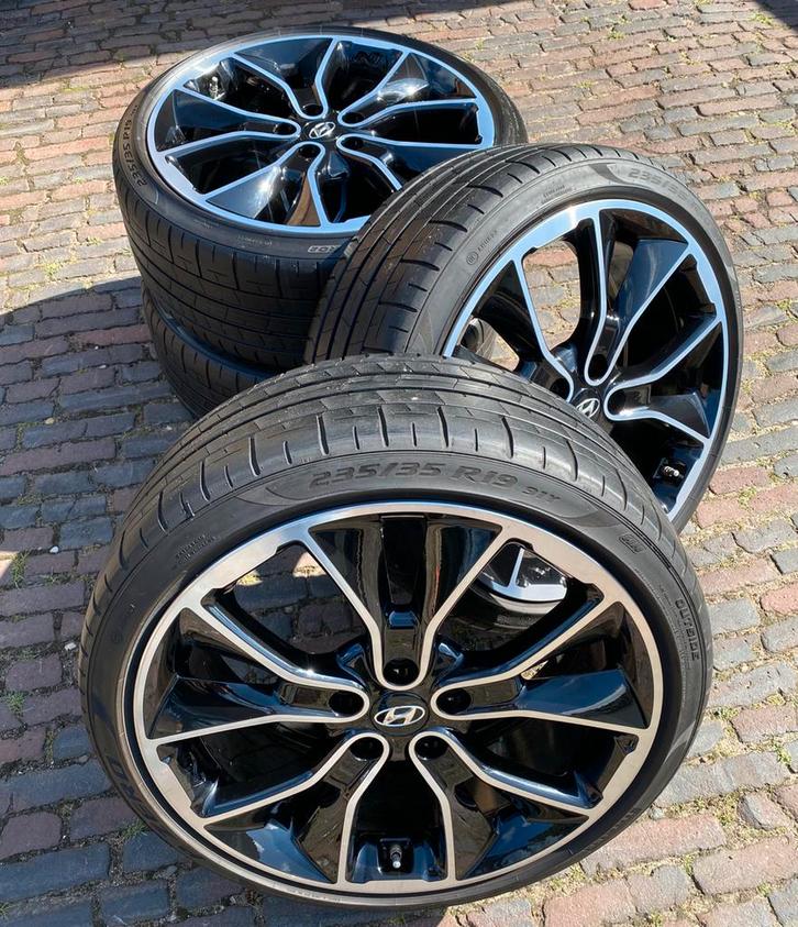 19” Hyundai i30 N velgen + TPM + goede 235/35 R19 Pirelli, Auto-onderdelen, Banden en Velgen, Banden en Velgen, Zomerbanden, 19 inch