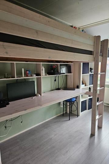 Flexa Hoogslaper met Bureau beschikbaar voor biedingen