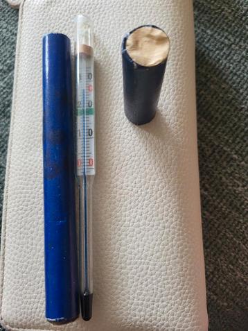 Vintage Thermometer met Koker beschikbaar voor biedingen