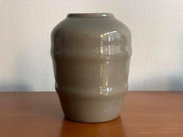 Potterie Kennemerland, Velsen: beige model 2 Eelke Snel 1924 beschikbaar voor biedingen