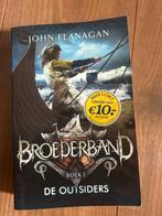 Broederband 1: De Outsiders - John Flanagan, Boeken, Ophalen of Verzenden, Gelezen