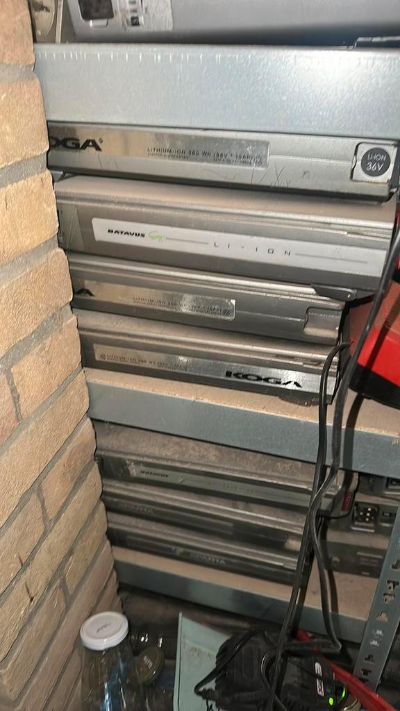 Partij 150 stuks defecte fietsaccu’s, Fietsen en Brommers, Fietsaccessoires | Fietsaccu's, Gebruikt, Ophalen