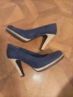 Bellissima Suedine pumps blauw maat 40 / hak 10cm, Kleding | Dames, Schoenen, Pumps, Blauw, Ophalen of Verzenden, Zo goed als nieuw