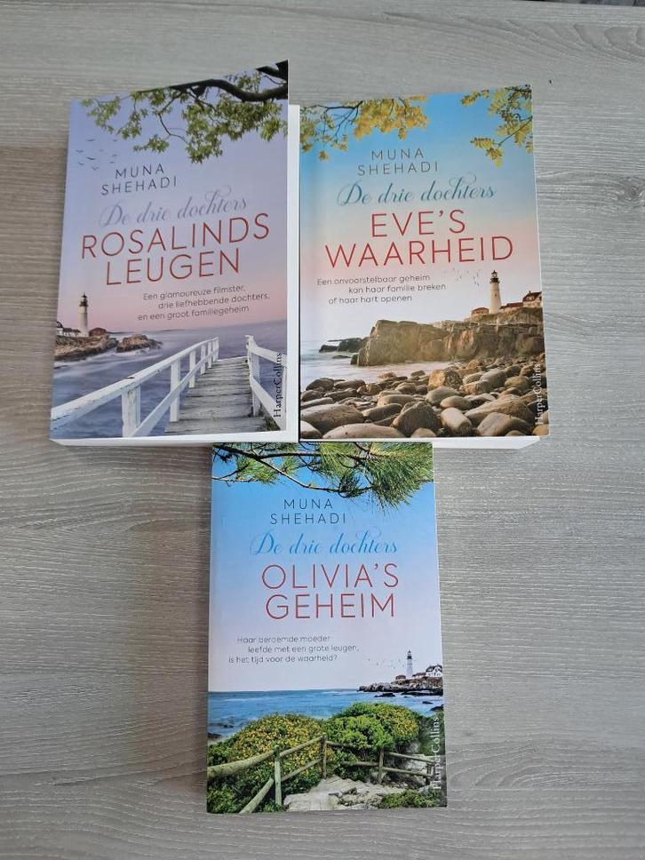 3 boeken Muna Sheadi, Boeken, Romans, Zo goed als nieuw, Ophalen of Verzenden