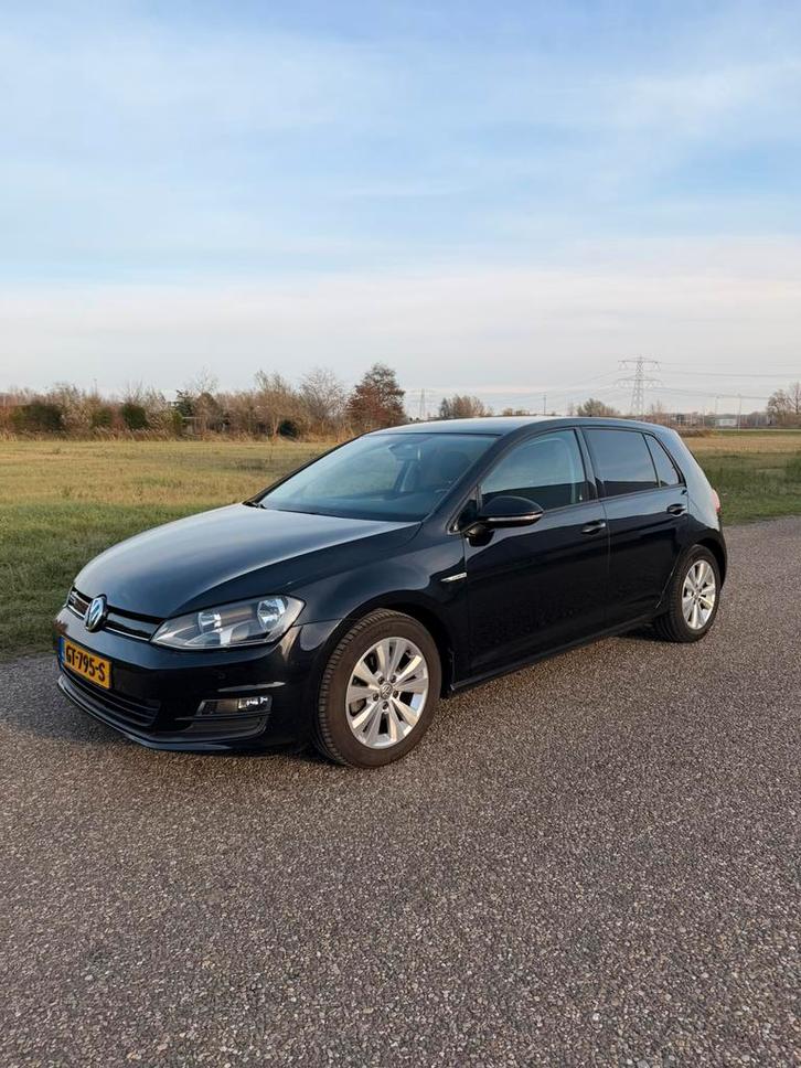 Volkswagen Golf 1.0 TSI 85KW 5D 2015 Zwart, Auto's, Volkswagen, Particulier, Golf, ABS, Airbags, Airconditioning, Alarm, Bluetooth