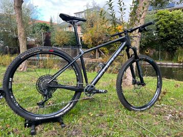 MTB Focus Raven 8.6 carbon hardtail size L beschikbaar voor biedingen