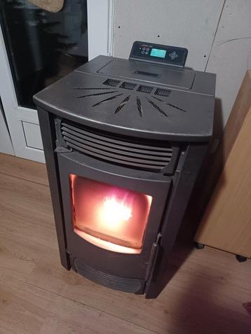 pelletkachel 8kw defect  beschikbaar voor biedingen