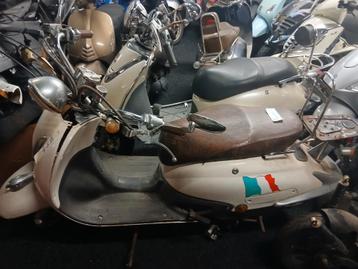 Scooters for parts without plate (export) beschikbaar voor biedingen
