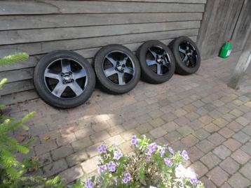   toyota aygo  alu  zomer banden 14 inch beschikbaar voor biedingen