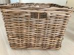 1wilgentenen mand afm. 40x40x30 cm., Huis en Inrichting, Woonaccessoires | Schalen en Manden, Mand, Vierkant, Ophalen of Verzenden