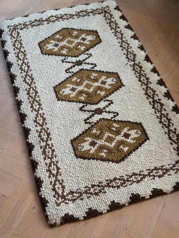 Vintage, retro kleed, vloerkleed, jaren 60-70, berber beschikbaar voor biedingen
