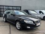 Volvo V70 2.0 T4 Dynamic 190PK|NL-Auto|Navi|Pdc|Leder|Cruise, Voorwielaandrijving, 1556 kg, Gebruikt, 1969 cc