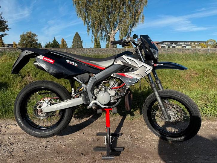 Hele nette Derbi xtreme zo zie je ze niet vaak meer, Fietsen en Brommers, Brommers | Derbi, Zo goed als nieuw, Maximaal 45 km/u
