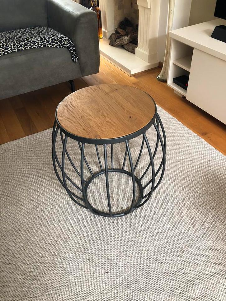 Hele mooie bijzettafel., Huis en Inrichting, Tafels | Bijzettafels, Zo goed als nieuw, Rond, Minder dan 55 cm, Hout, Ophalen