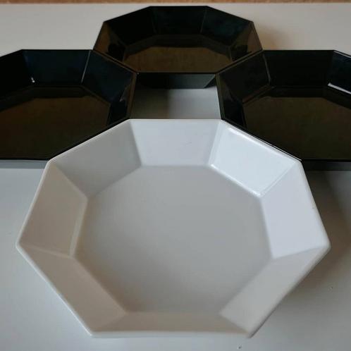 Diep bord Arcoroc Octime - 1 witte beschikbaar, Huis en Inrichting, Keuken | Servies, Zo goed als nieuw, Bord(en), Effen, Glas
