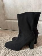 Prachtig soklaarsjes met hak, Ophalen of Verzenden, Zo goed als nieuw, Zwart