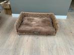 Groot rotan honden bed inclusief ScruffS honden kussen., Dieren en Toebehoren, Hondenmanden, Ophalen, Zo goed als nieuw, Riet