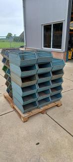 Stapelbak, Magazijnbak, metaal & Stapelbaar, Doe-het-zelf en Verbouw, Kratten en Dozen, Ophalen, Gebruikt, 50 tot 75 cm, Minder dan 35 cm