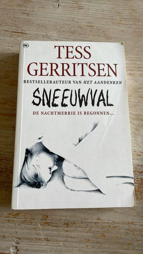 Tess Gerritsen - Sneeuwval, Boeken, Thrillers, Zo goed als nieuw, Nederland, Ophalen of Verzenden