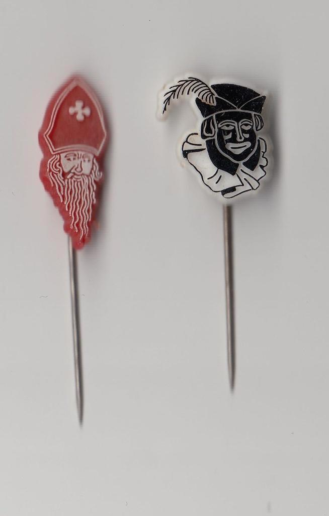 Sint Piet Sinterklaas plastic speldjes, Verzamelen, Speldjes, Pins en Buttons, Gebruikt, Speldje of Pin, Overige onderwerpen, Ophalen of Verzenden