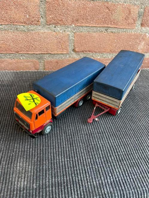 1:50 NACORAL VOLVO F89 COMBINATIE …… NÚ 20,- !!, Hobby en Vrije tijd, Modelauto's | 1:50, Gebruikt, Ophalen of Verzenden
