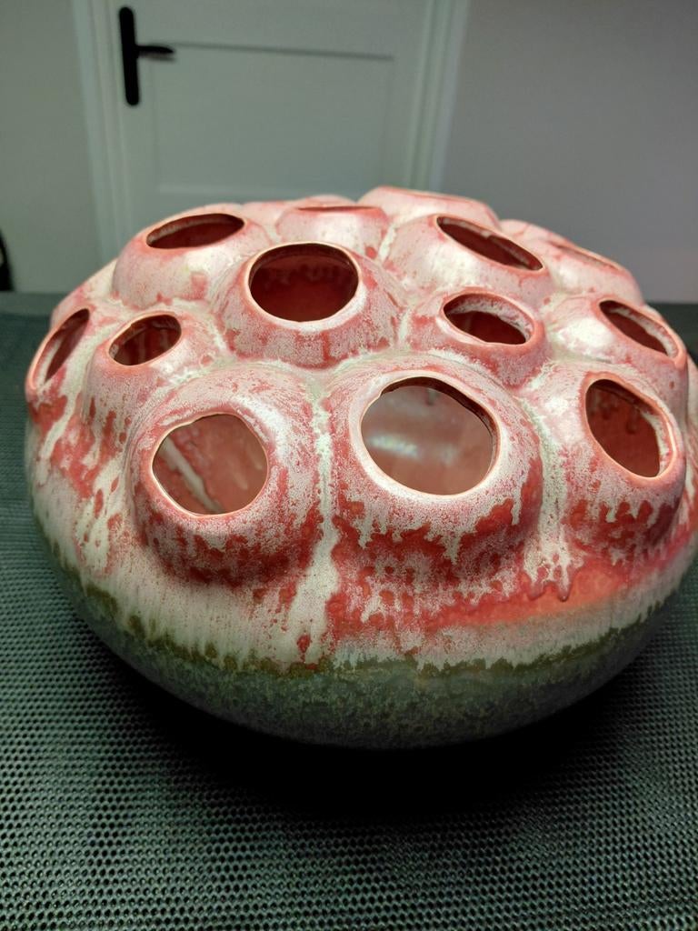 Villa Pottery , Coral vaas, bordeaux-grijs,groen,zgan, 30 cm, Overige kleuren, Aardewerk of Porselein, Ophalen of Verzenden, Zo goed als nieuw