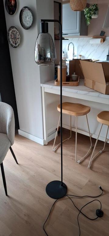 Te koop, mooie staande lamp. 1m50 hoog
