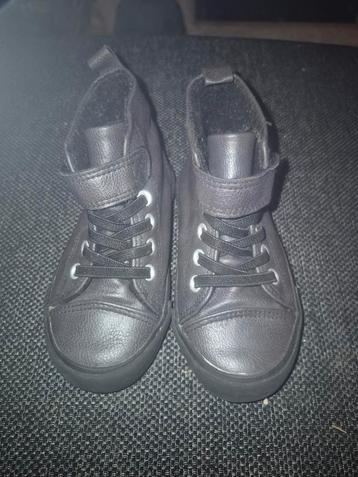 Stoere Schoentjes Maat 24 beschikbaar voor biedingen
