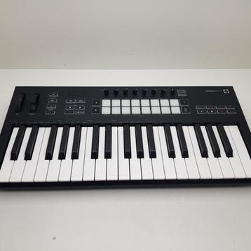 Novation LaunchKey 37 MK3 USB/MIDI keyboard beschikbaar voor biedingen