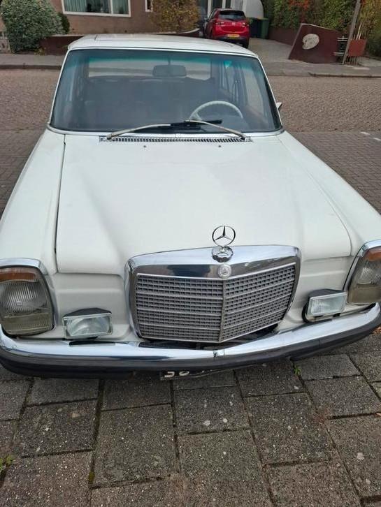 W115 300 diesel.oldtimer, Auto's, Mercedes-Benz, Particulier, Ophalen