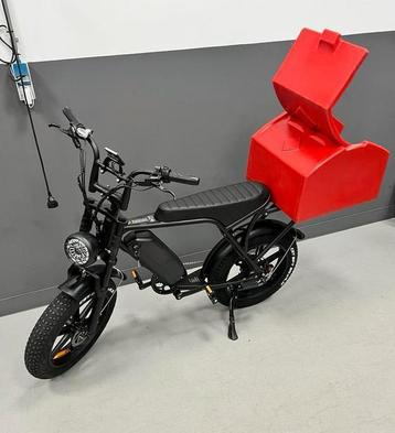 Pizzabox / pizza koffer rood nieuw 90 liter beschikbaar voor biedingen