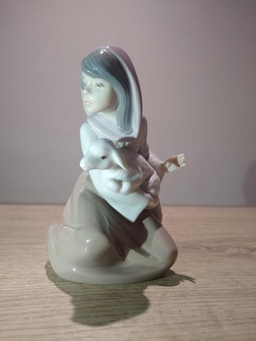 LLADRO porselein beeld ‘Lost Lamb’ Nativity (5484), Antiek en Kunst, Curiosa en Brocante, Ophalen of Verzenden