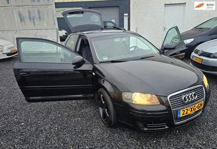 Audi A3 1.6 FSI Attraction Pro Line Business ZEER NETJES, Auto's, Audi, Bedrijf, Te koop, A3, ABS, Airbags, Airconditioning, Centrale vergrendeling