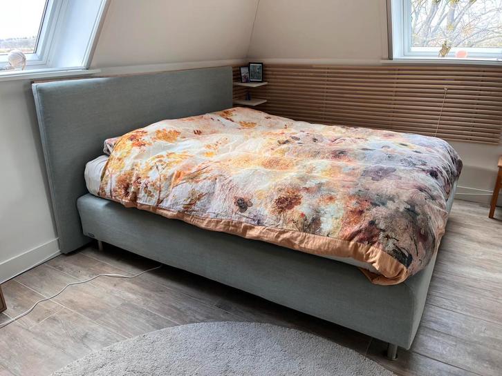 M line boxspring 1.80x 210, Huis en Inrichting, Slaapkamer | Complete slaapkamers, Zo goed als nieuw, Tweepersoons, Ophalen