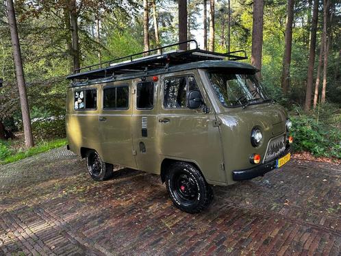 Uaz Bukhanka Buchanka 1984 off-grid 4x4 buscamper camper, Caravans en Kamperen, Campers, Particulier, Bus-model, tot en met 2