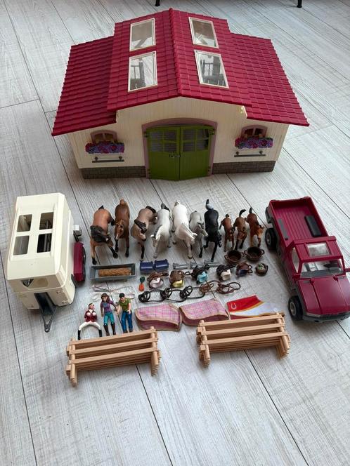 Schleich paarden, manege/stal en trailer en hek en nog meer, Verzamelen, Speelgoed, Gebruikt, Ophalen
